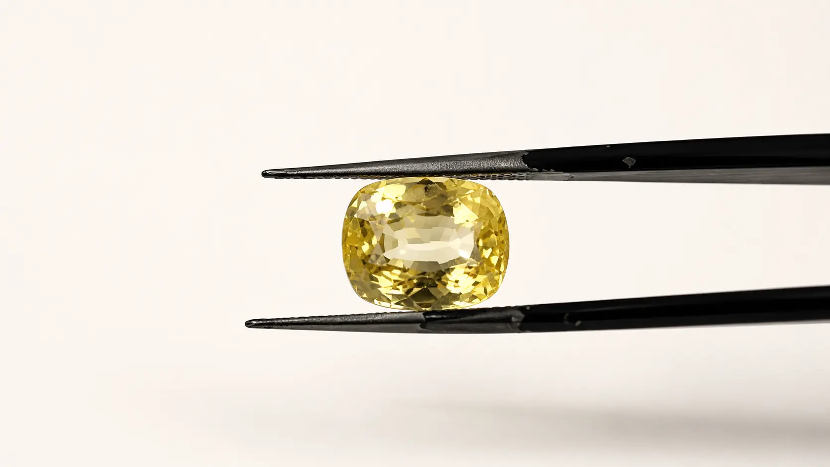 Natural Yellow Sapphire 6.26 Cts - Image 3